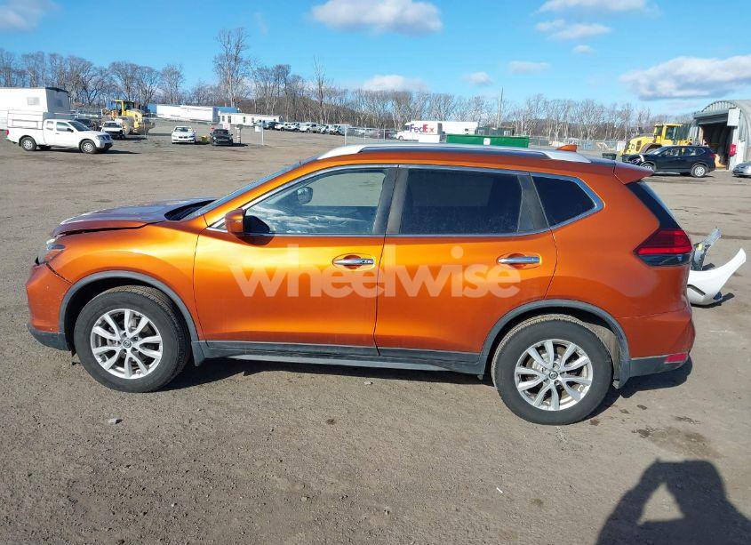 Photo 14 of 2017 Nissan Rogue SV (VIN JN8AT2MV5HW269072)