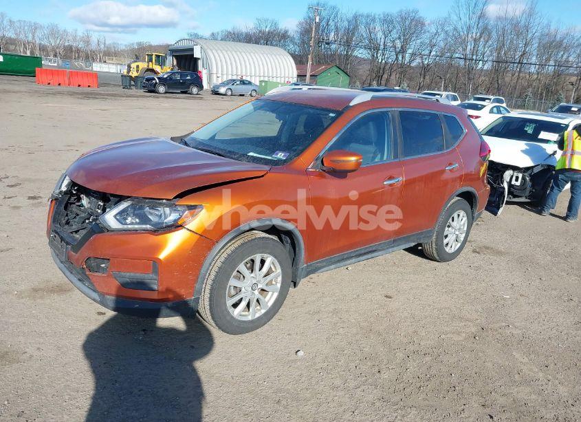 Photo 2 of 2017 Nissan Rogue SV (VIN JN8AT2MV5HW269072)
