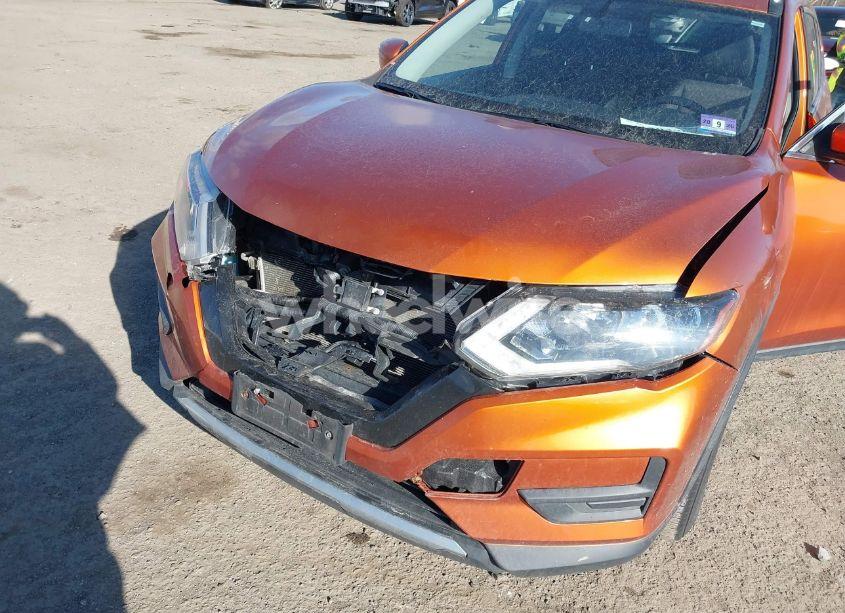 Photo 6 of 2017 Nissan Rogue SV (VIN JN8AT2MV5HW269072)