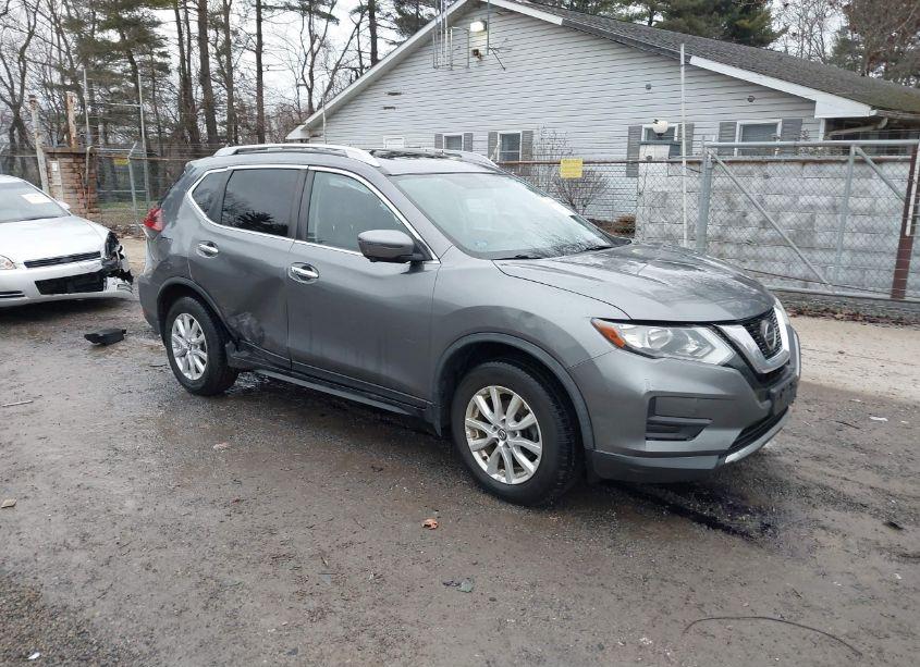 2018 Nissan Rogue SV (VIN JN8AT2MV5JW303016) main photo