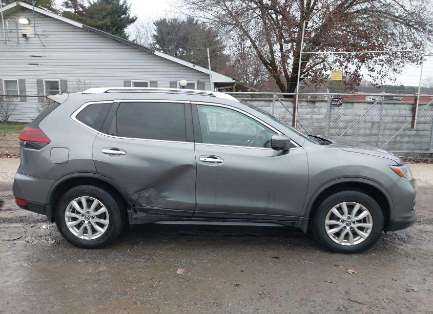 Photo 14 of 2018 Nissan Rogue SV (VIN JN8AT2MV5JW303016)
