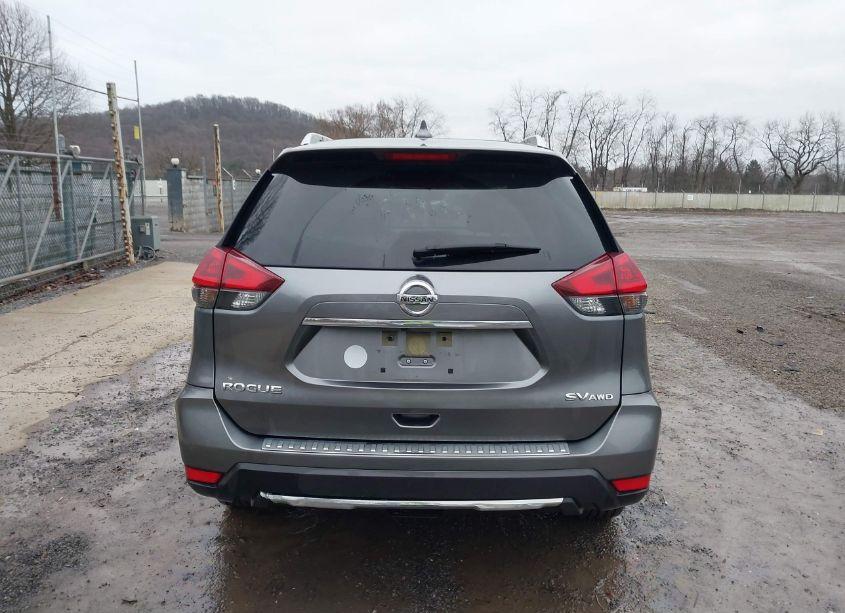 Photo 17 of 2018 Nissan Rogue SV (VIN JN8AT2MV5JW303016)