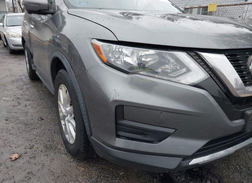 Photo 18 of 2018 Nissan Rogue SV (VIN JN8AT2MV5JW303016)