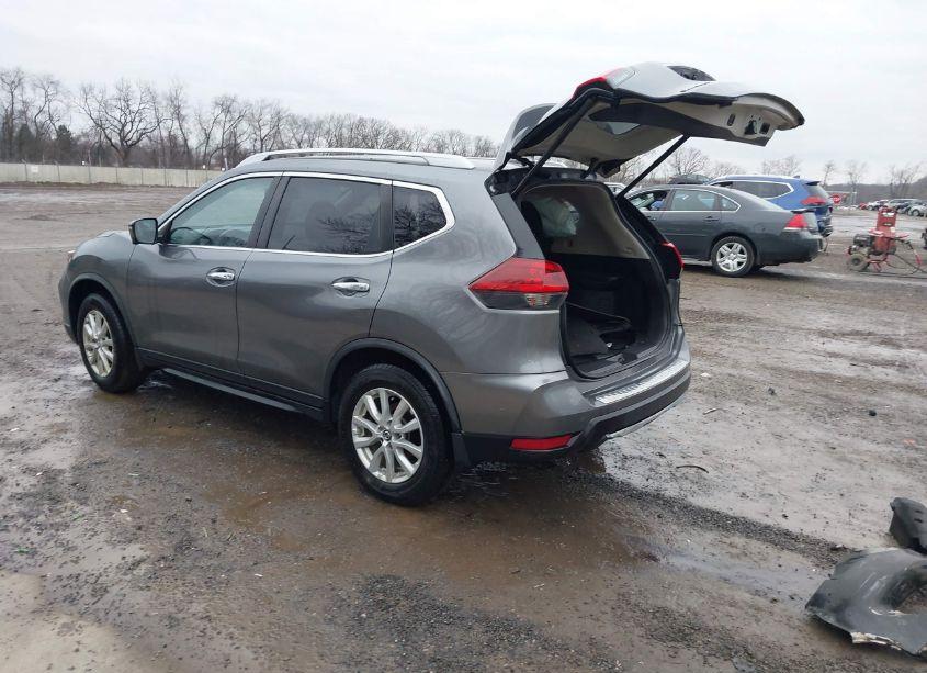 Photo 3 of 2018 Nissan Rogue SV (VIN JN8AT2MV5JW303016)