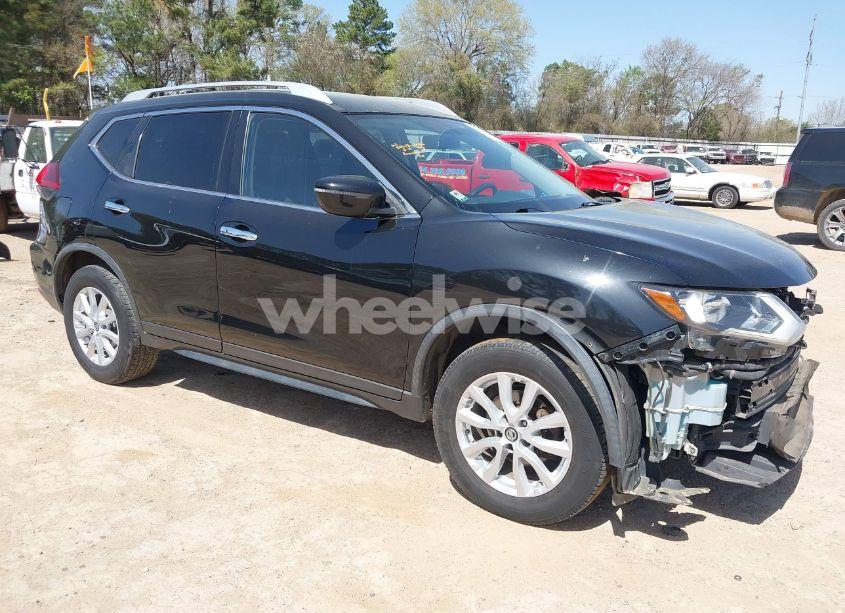 2018 Nissan Rogue SV (VIN JN8AT2MV5JW304375) main photo
