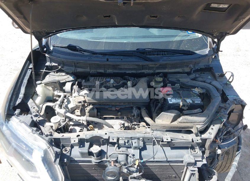 Photo 10 of 2018 Nissan Rogue SV (VIN JN8AT2MV5JW304375)