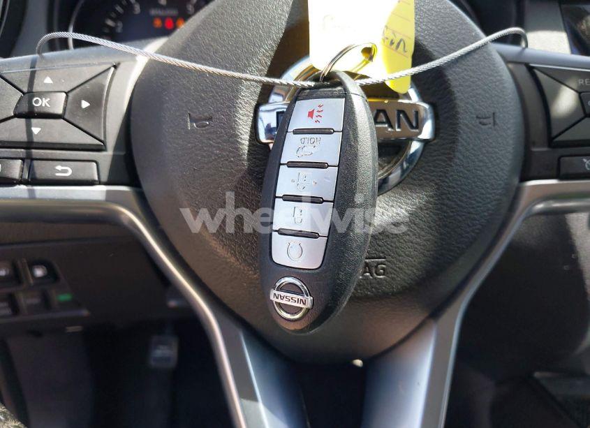 Photo 11 of 2018 Nissan Rogue SV (VIN JN8AT2MV5JW304375)