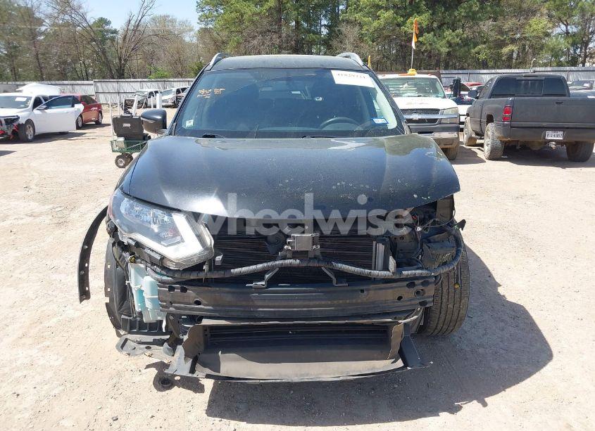 Photo 13 of 2018 Nissan Rogue SV (VIN JN8AT2MV5JW304375)