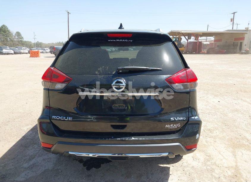 Photo 17 of 2018 Nissan Rogue SV (VIN JN8AT2MV5JW304375)