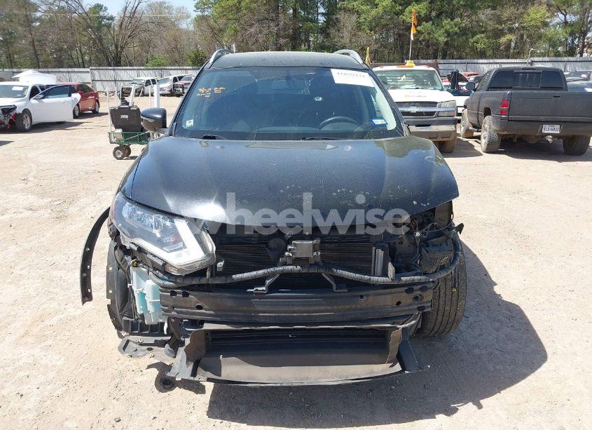 Photo 6 of 2018 Nissan Rogue SV (VIN JN8AT2MV5JW304375)