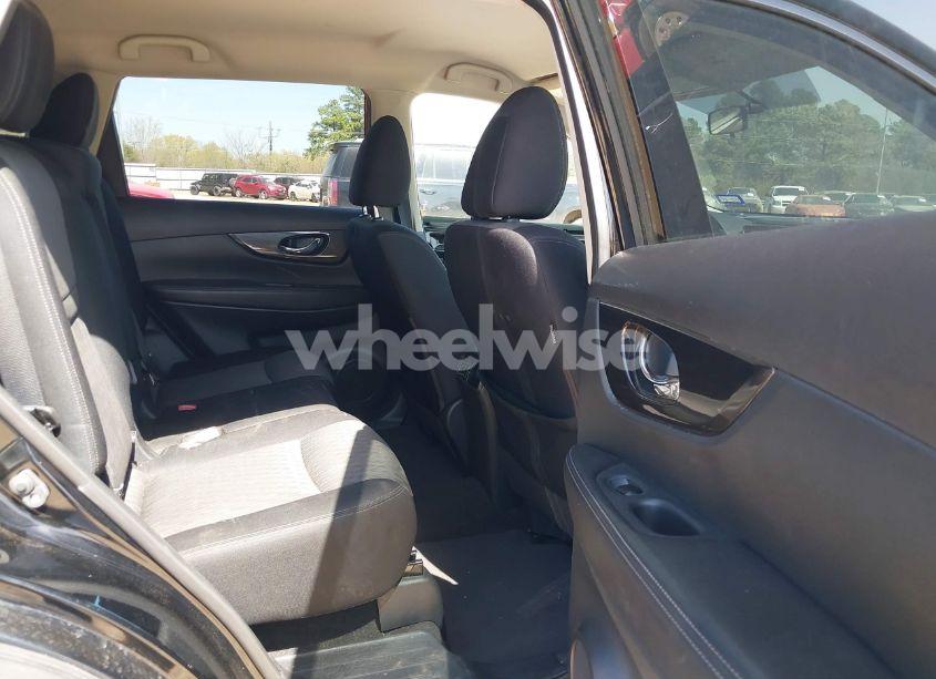 Photo 8 of 2018 Nissan Rogue SV (VIN JN8AT2MV5JW304375)