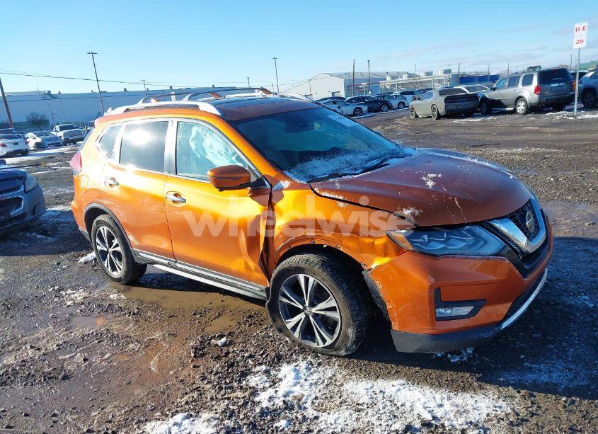 2018 Nissan Rogue SL (VIN JN8AT2MV5JW305431) main photo