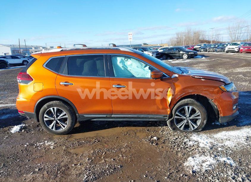 Photo 12 of 2018 Nissan Rogue SL (VIN JN8AT2MV5JW305431)