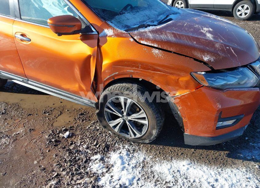 Photo 6 of 2018 Nissan Rogue SL (VIN JN8AT2MV5JW305431)