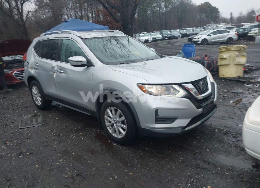 2018 Nissan Rogue SV (VIN JN8AT2MV5JW309432) main photo
