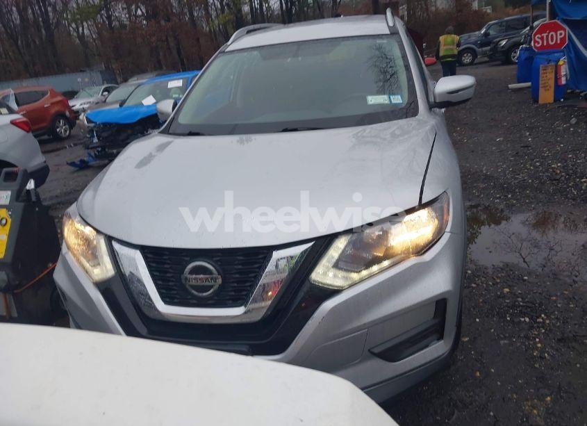 Photo 12 of 2018 Nissan Rogue SV (VIN JN8AT2MV5JW309432)