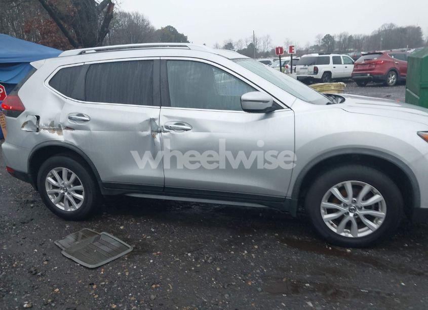 Photo 13 of 2018 Nissan Rogue SV (VIN JN8AT2MV5JW309432)