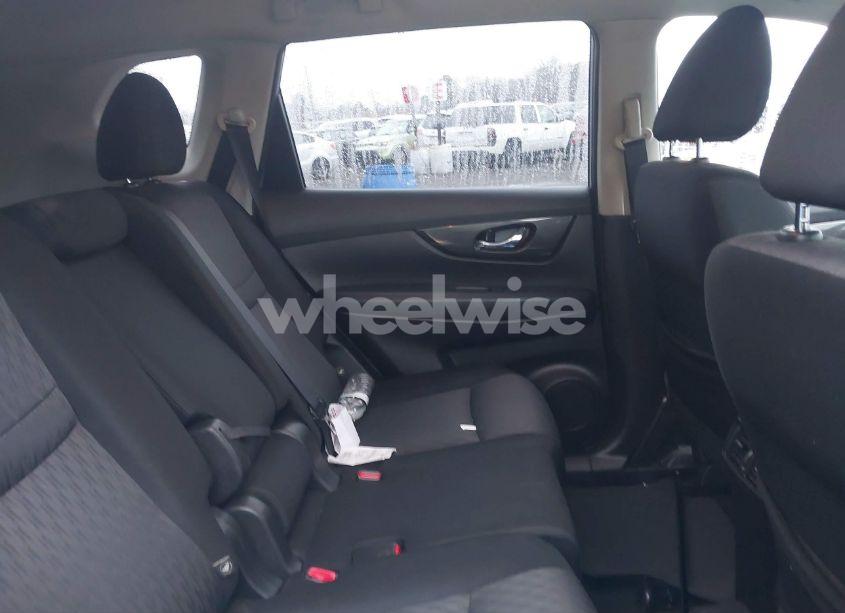 Photo 8 of 2018 Nissan Rogue SV (VIN JN8AT2MV5JW309432)