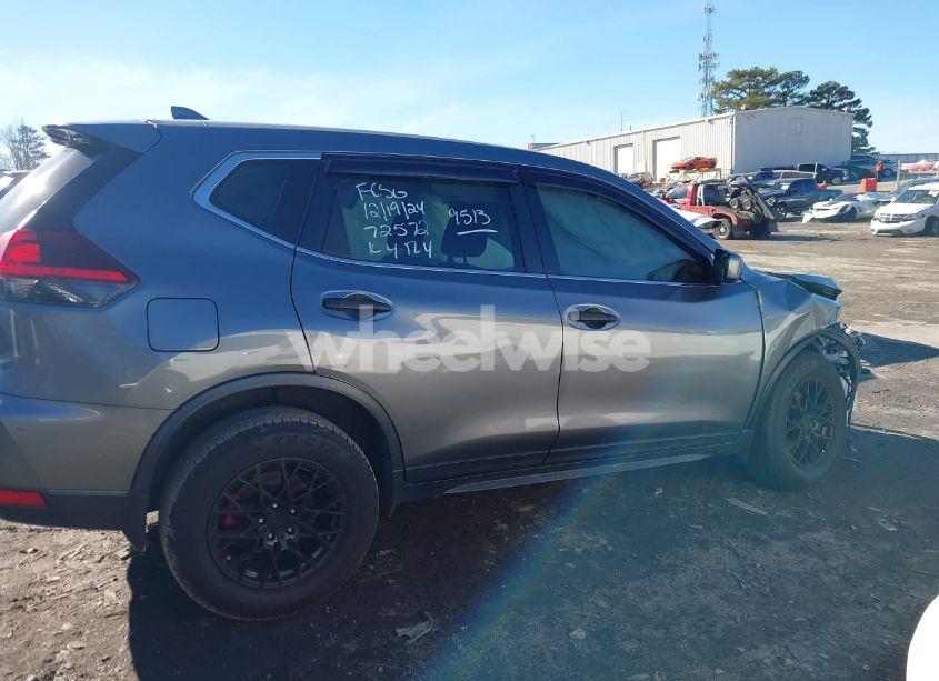 Photo 13 of 2018 Nissan Rogue S (VIN JN8AT2MV5JW309513)