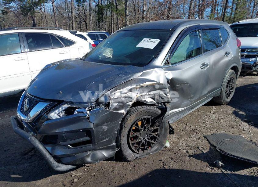 Photo 2 of 2018 Nissan Rogue S (VIN JN8AT2MV5JW309513)