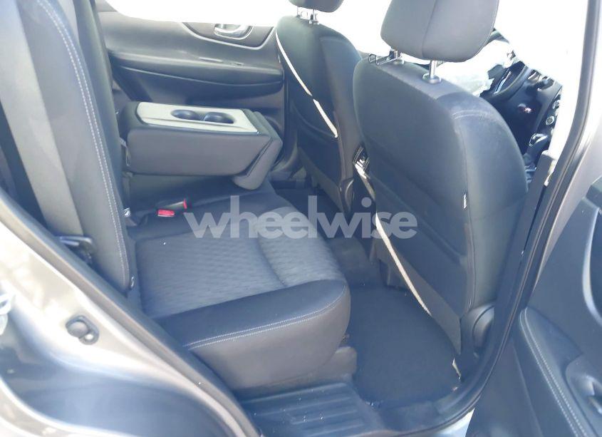 Photo 8 of 2018 Nissan Rogue S (VIN JN8AT2MV5JW309513)