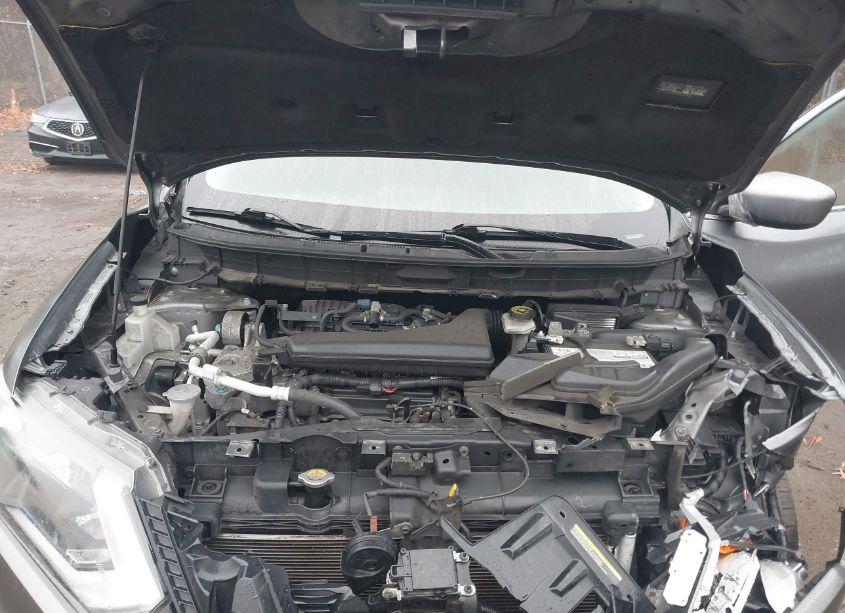 Photo 10 of 2018 Nissan Rogue S (VIN JN8AT2MV5JW314324)