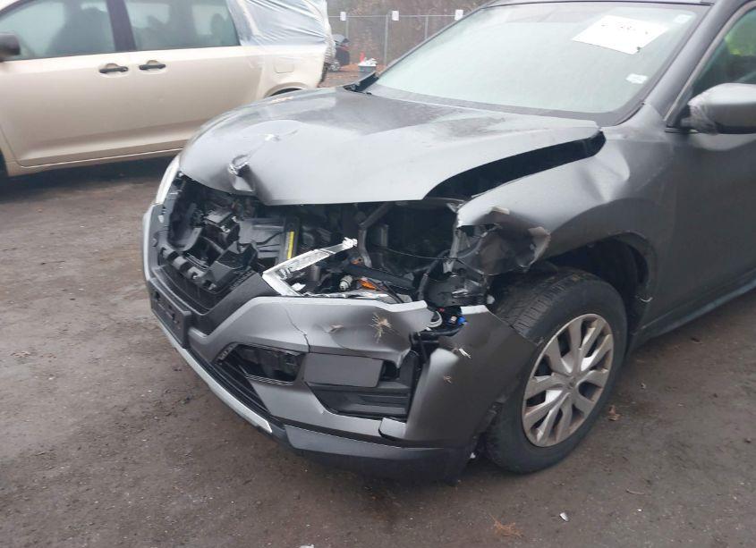 Photo 6 of 2018 Nissan Rogue S (VIN JN8AT2MV5JW314324)