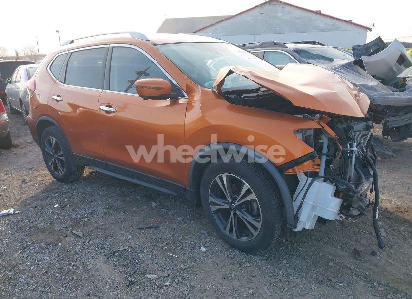 2019 Nissan Rogue SV (VIN JN8AT2MV5KW372712) main photo