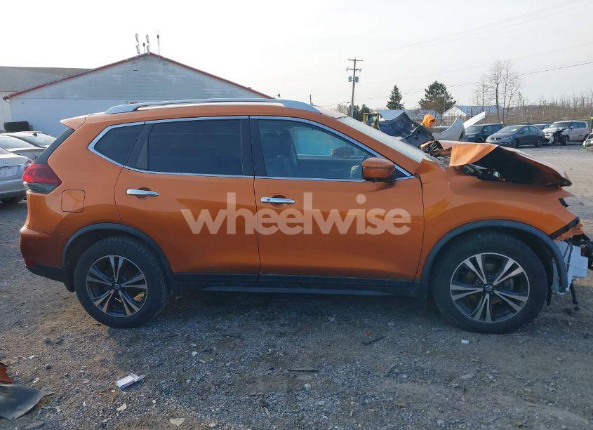 Photo 14 of 2019 Nissan Rogue SV (VIN JN8AT2MV5KW372712)