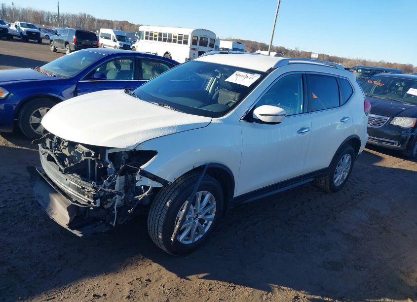 Photo 2 of 2019 Nissan Rogue SV (VIN JN8AT2MV5KW372841)