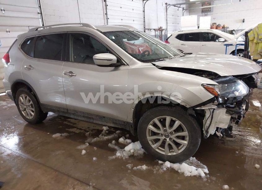 2019 Nissan Rogue SV (VIN JN8AT2MV5KW376498) main photo