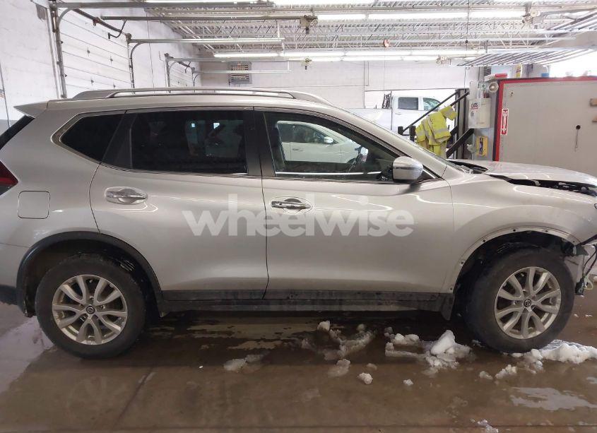 Photo 14 of 2019 Nissan Rogue SV (VIN JN8AT2MV5KW376498)