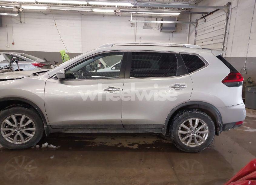 Photo 15 of 2019 Nissan Rogue SV (VIN JN8AT2MV5KW376498)