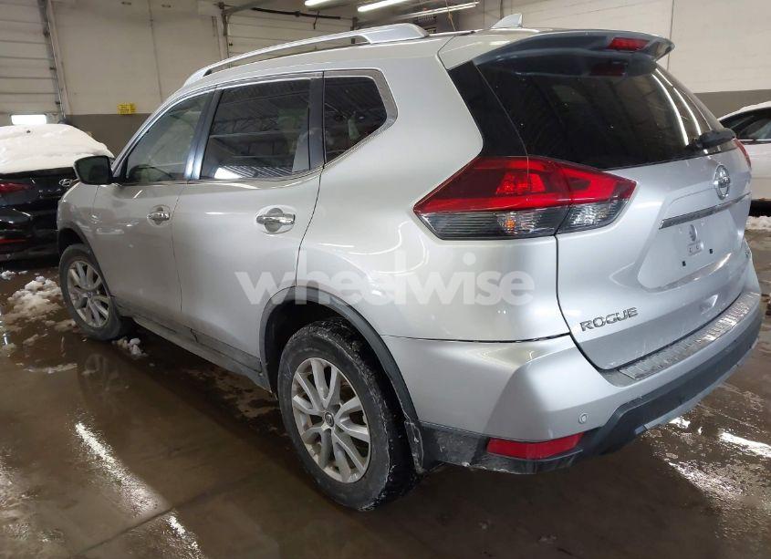 Photo 3 of 2019 Nissan Rogue SV (VIN JN8AT2MV5KW376498)