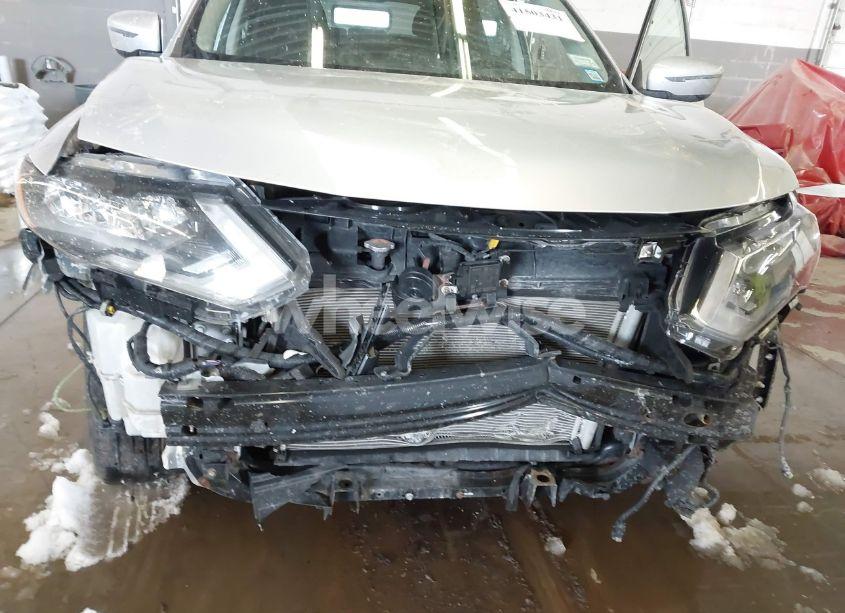 Photo 6 of 2019 Nissan Rogue SV (VIN JN8AT2MV5KW376498)