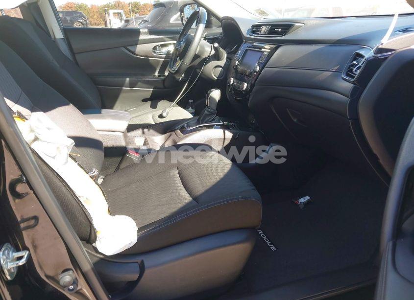 Photo 5 of 2019 Nissan Rogue SV (VIN JN8AT2MV5KW379398)