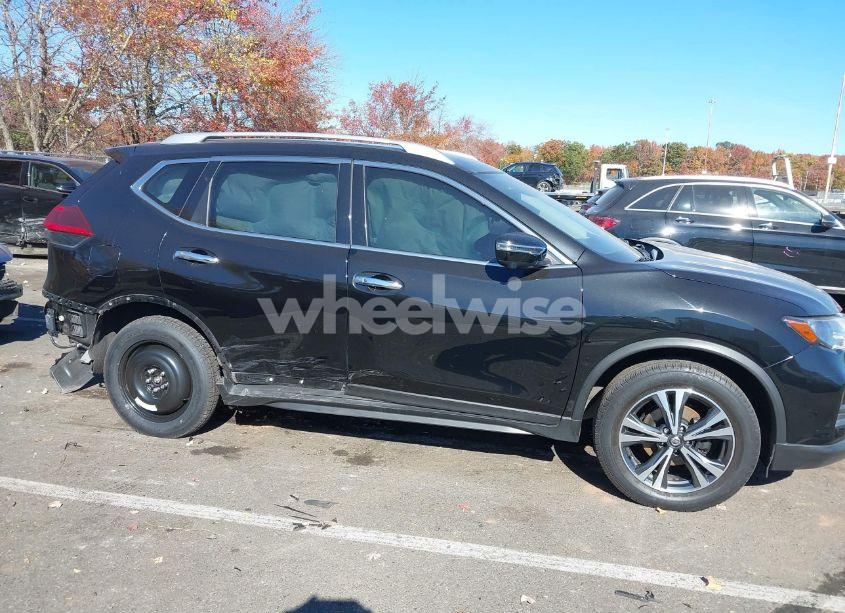 Photo 6 of 2019 Nissan Rogue SV (VIN JN8AT2MV5KW379398)