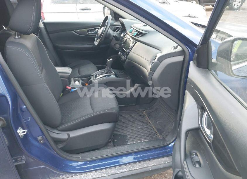 Photo 5 of 2019 Nissan Rogue SV (VIN JN8AT2MV5KW385749)