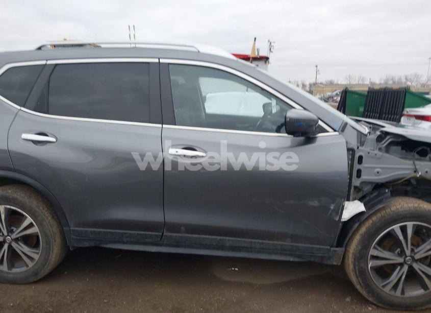 Photo 14 of 2019 Nissan Rogue SV (VIN JN8AT2MV5KW386836)