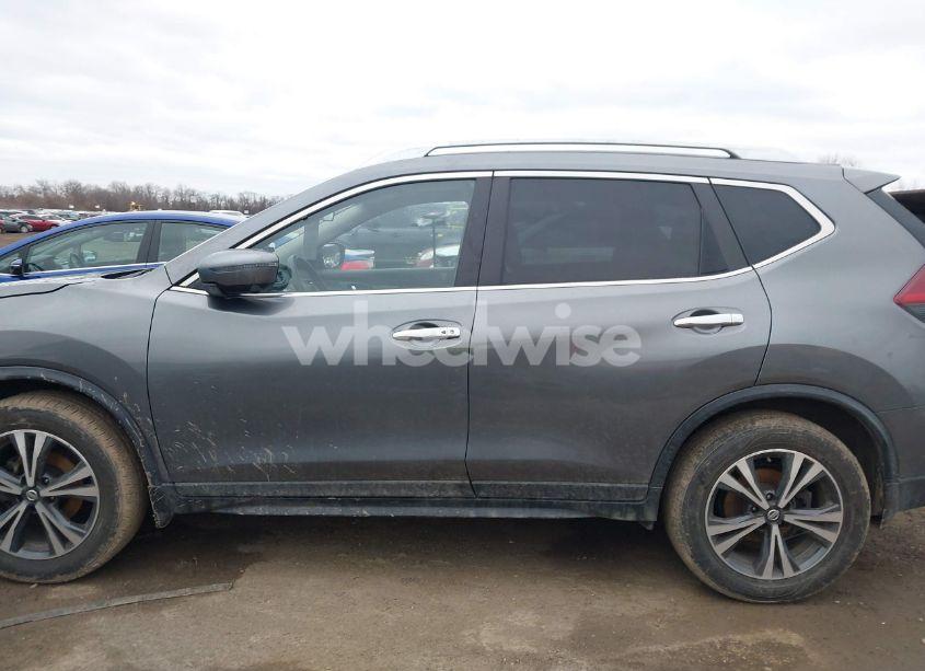 Photo 15 of 2019 Nissan Rogue SV (VIN JN8AT2MV5KW386836)