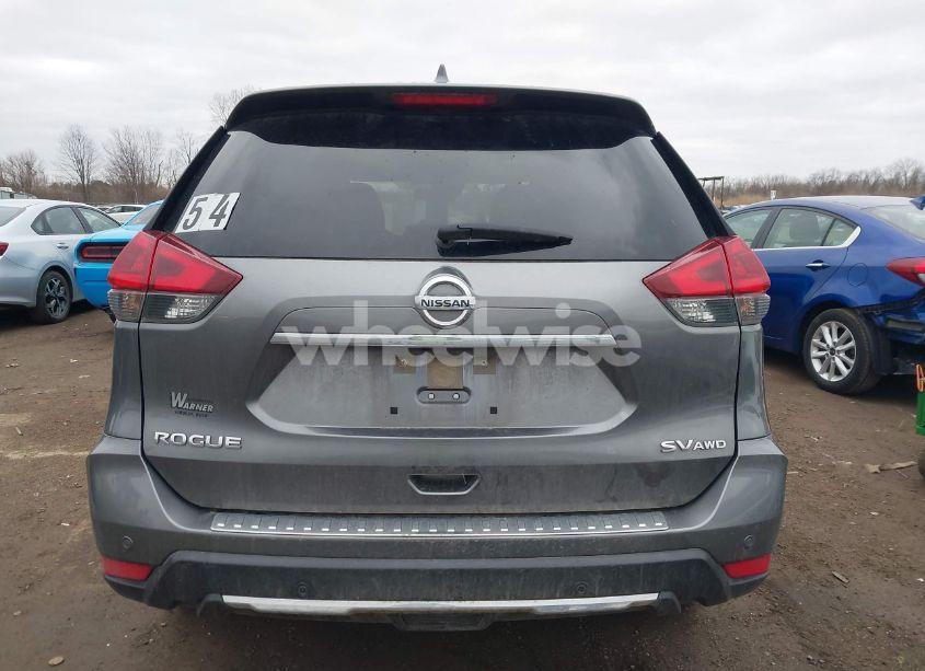 Photo 17 of 2019 Nissan Rogue SV (VIN JN8AT2MV5KW386836)