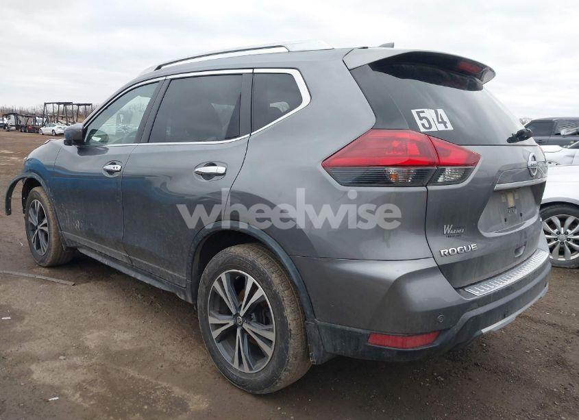 Photo 3 of 2019 Nissan Rogue SV (VIN JN8AT2MV5KW386836)