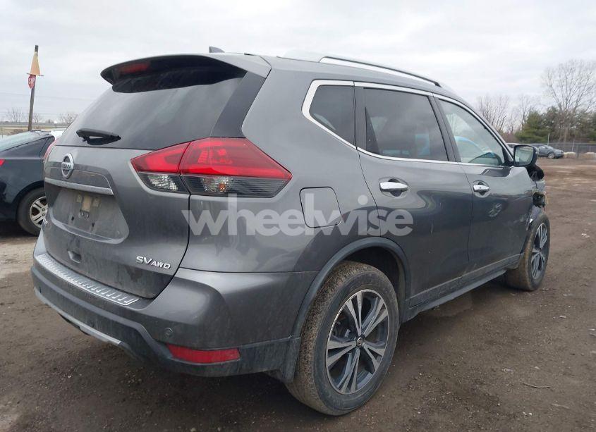 Photo 4 of 2019 Nissan Rogue SV (VIN JN8AT2MV5KW386836)