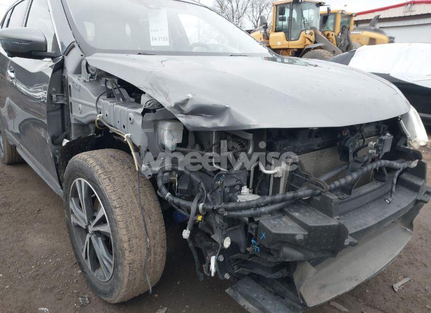 Photo 6 of 2019 Nissan Rogue SV (VIN JN8AT2MV5KW386836)