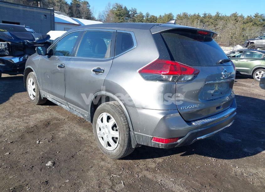 Photo 3 of 2019 Nissan Rogue S (VIN JN8AT2MV5KW389168)