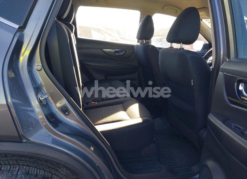 Photo 8 of 2019 Nissan Rogue S (VIN JN8AT2MV5KW389168)