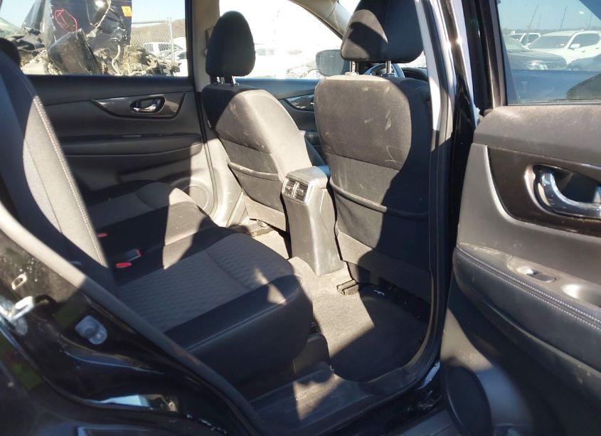 Photo 8 of 2019 Nissan Rogue SV (VIN JN8AT2MV5KW392197)