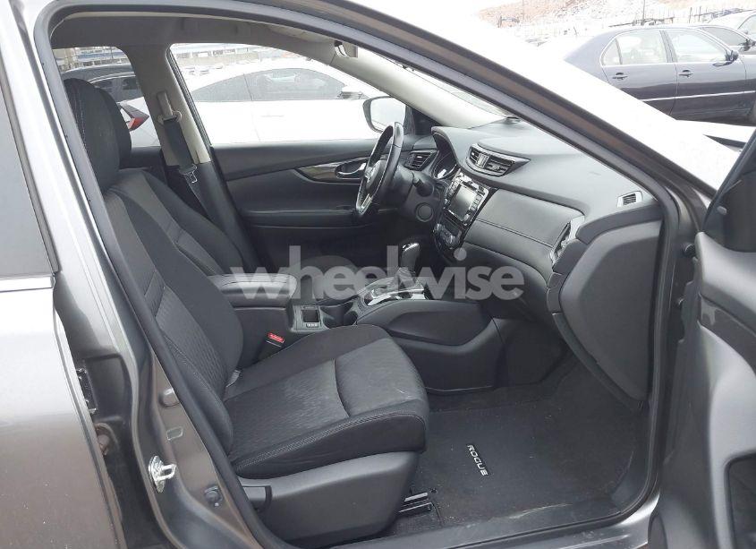 Photo 5 of 2020 Nissan Rogue SV INTELLIGENT AWD (VIN JN8AT2MV5LW114286)