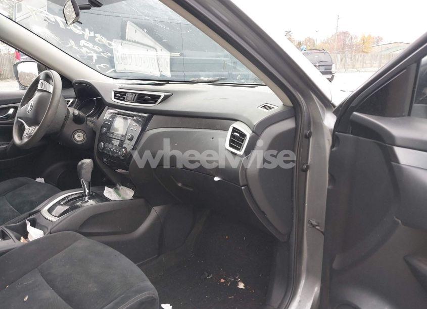 Photo 5 of 2016 Nissan Rogue S (VIN JN8AT2MV6GW136030)