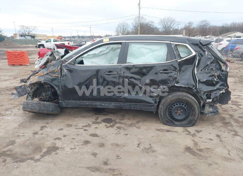 Photo 14 of 2016 Nissan Rogue S (VIN JN8AT2MV6GW136819)